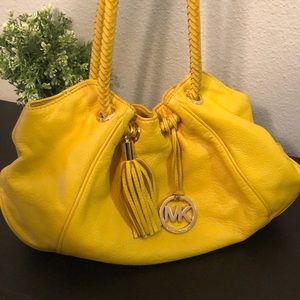 *SOLD ON FACEBOOK* Auth. Michael Kors purse
